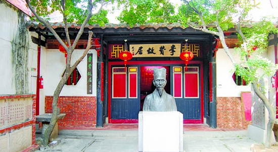 李.jpg